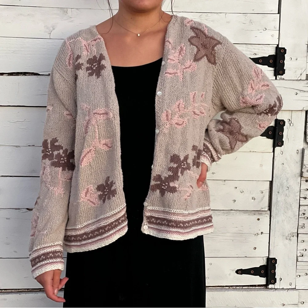 Eddie Bauer Cardigan - Picture 2 of 5